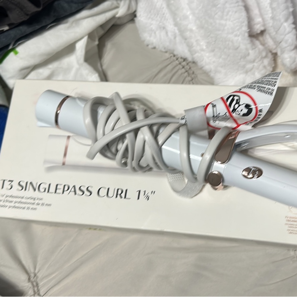 T3 SinglePass Curl Ceramic Long Barrel Curling Iron